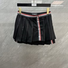 Thom Browne 여성 울 플리츠 스커트 001-229559