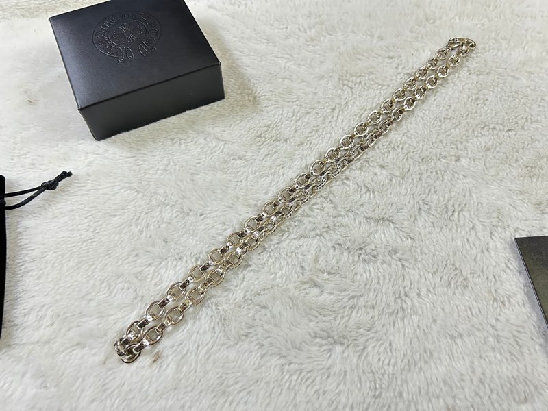 크롬하츠 타원 알파벳 목걸이 001-229567