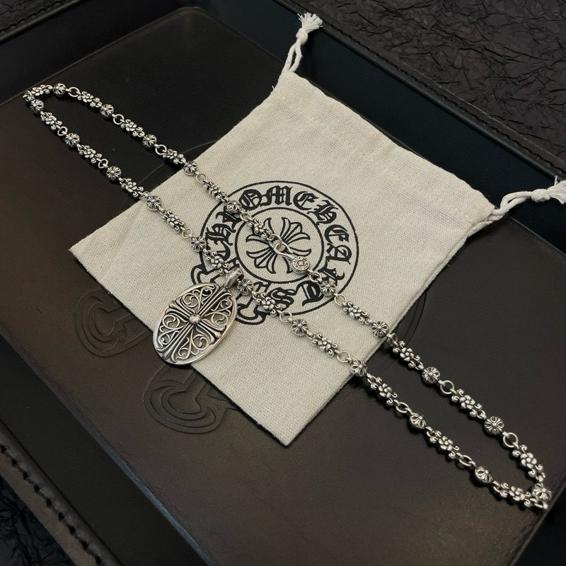 크롬하츠 빈티지 십자가 꽃볼 목걸이 001-229597