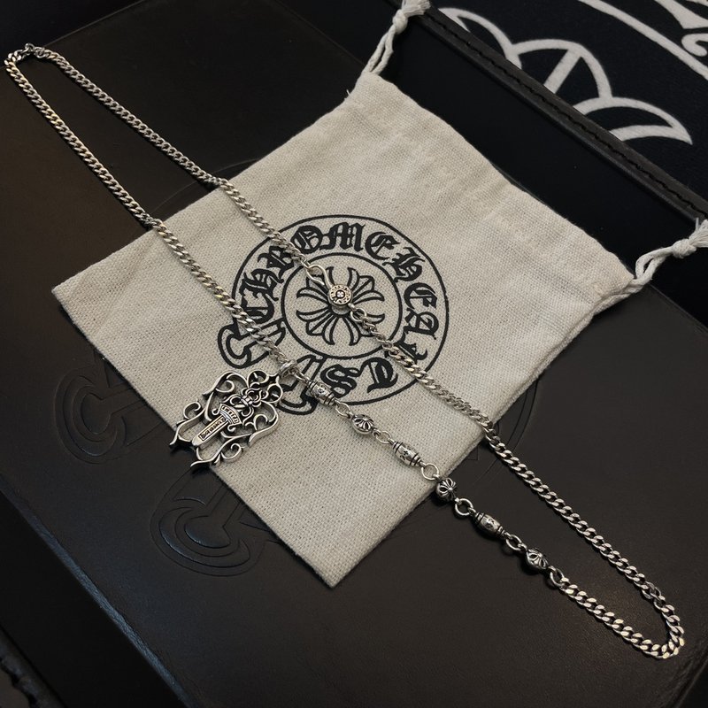 크롬하츠 빈티지 덩굴과 검 펜던트 목걸이 001-229718