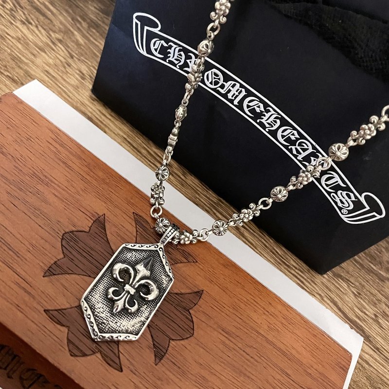크롬하츠 빈티지 십자가 꽃 펜던트 목걸이 001-229756
