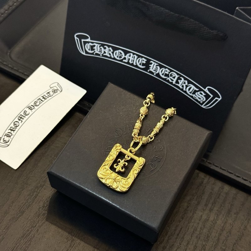 크롬하츠 골드 스퀘어 펜던트 목걸이 001-229775