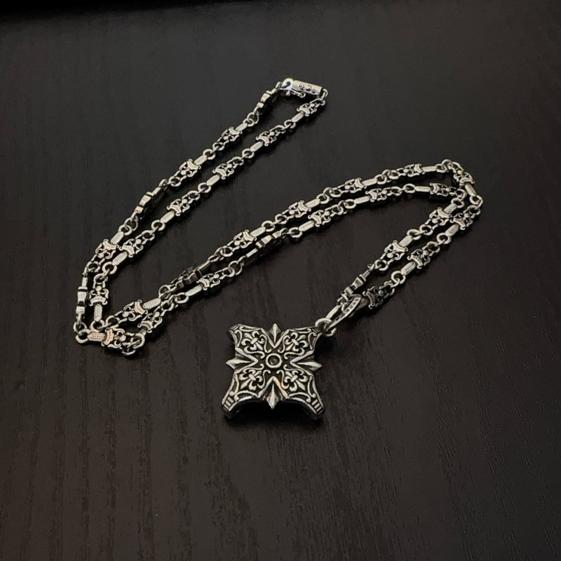 크롬하츠 빈티지 소드 크로스 목걸이 001-229839
