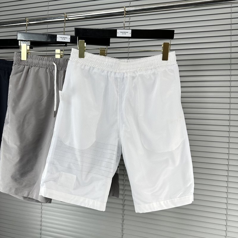 톰 브라운 사선 스트라이프 속건 반바지 001-230459