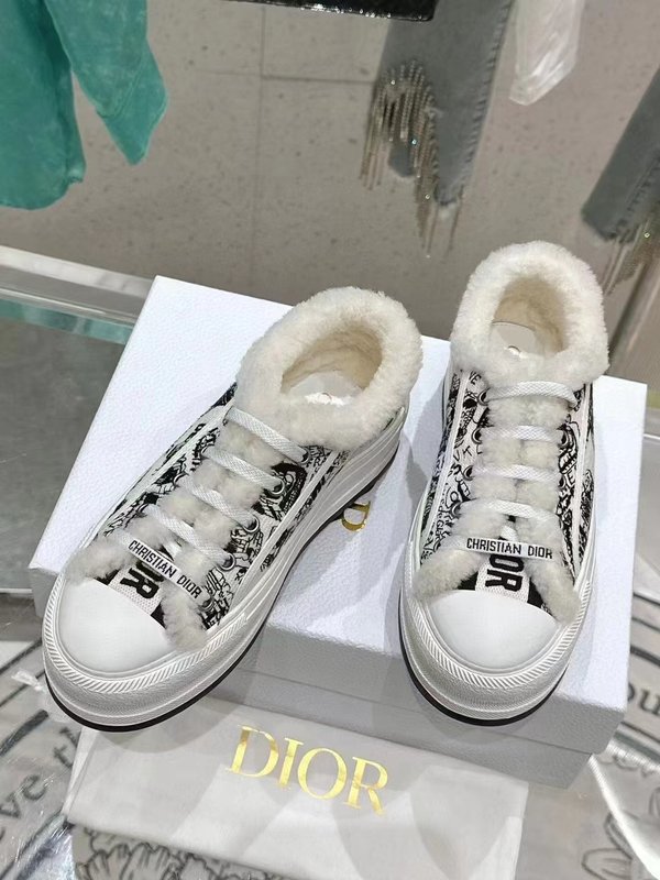 디올 자수 두꺼운 바닥 모피 캐주얼 운동화 001-231927