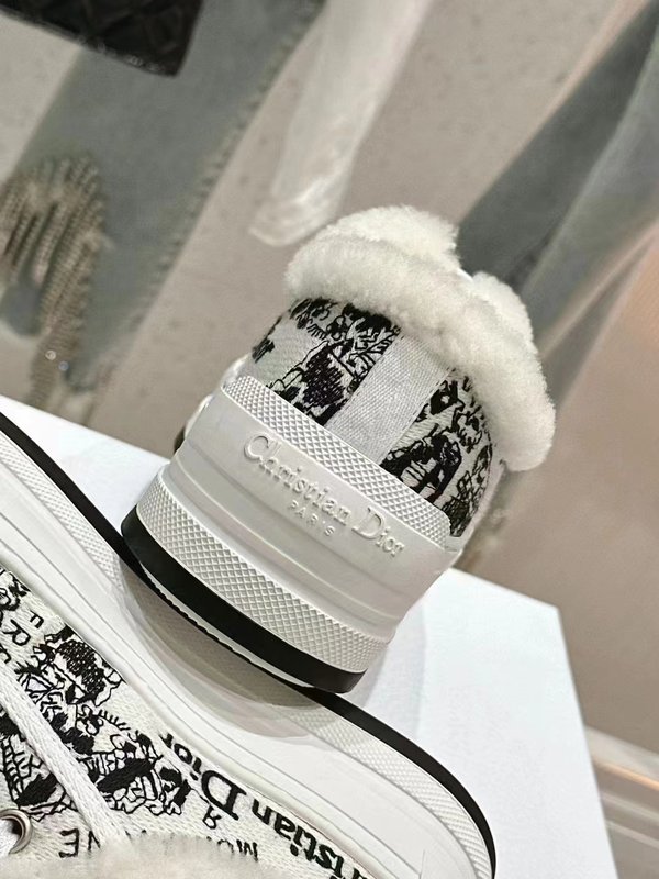 디올 자수 두꺼운 바닥 모피 캐주얼 운동화 001-231927