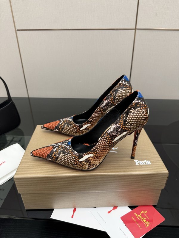 크리스찬 루부탱 뱀무늬 라인스톤 하이힐 001-232087