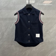 톰브라운 컬러 슬리브 칼라 민소매 조끼 001-232126