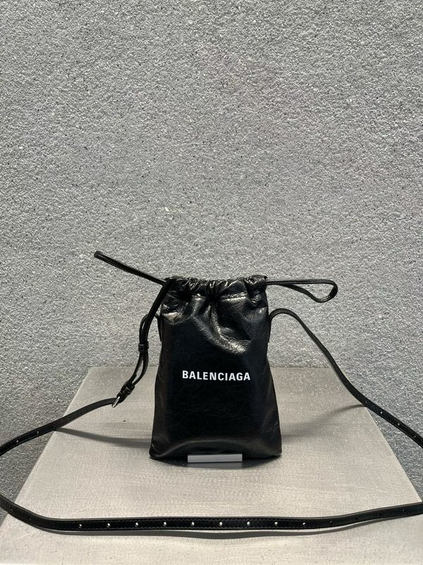 발렌시아가 남녀공용 숄더폰백 001-232149