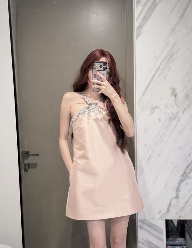 미우미우 핑크 새틴 스팽글 홀터넥 원피스 001-232234