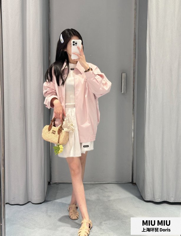 연한 파란색 플립 칼라 지퍼 자켓 001-232357