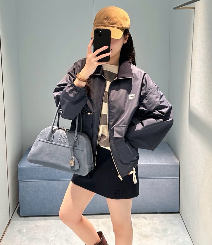 미우미우 아카데미컬 컬러블록 칼라 나일론 자켓 001-232371