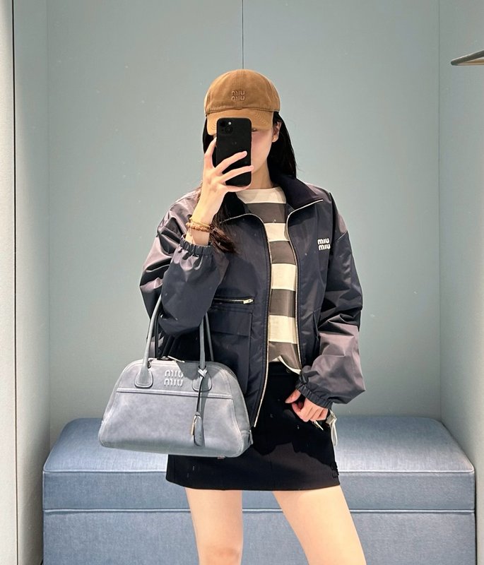 미우미우 아카데미컬 컬러블록 칼라 나일론 자켓 001-232371