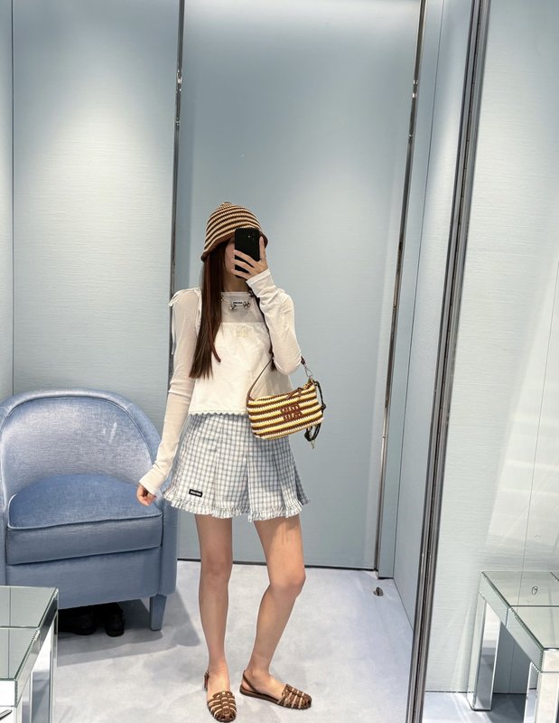 미우미우 체크 무늬 러플 플리츠 스커트 001-232427