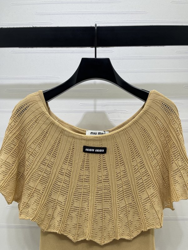 미우미우 케이프 니트 반팔 티셔츠 001-232432