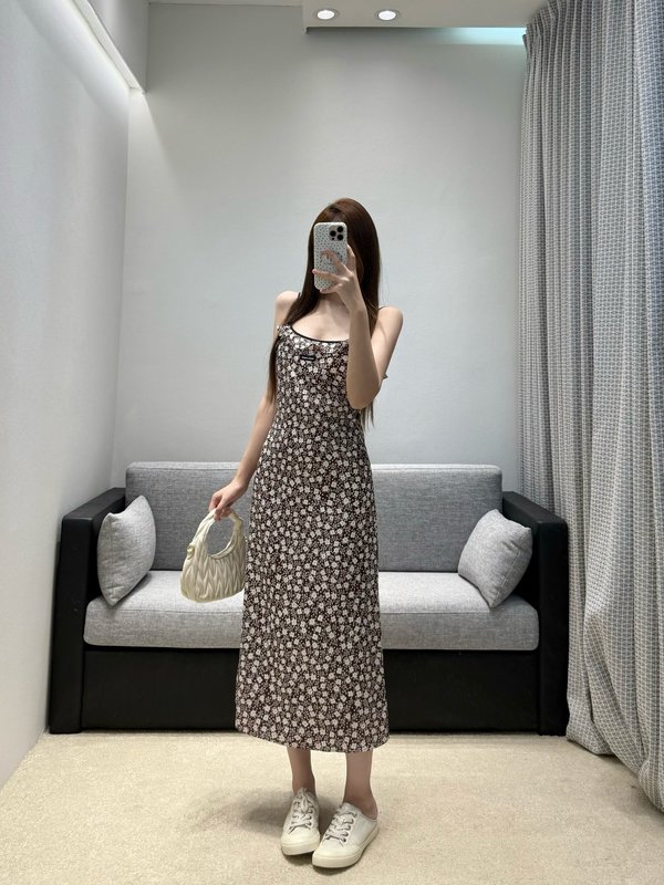 미우미우 브라운 플라워 패턴 슬림 원피스 001-232488