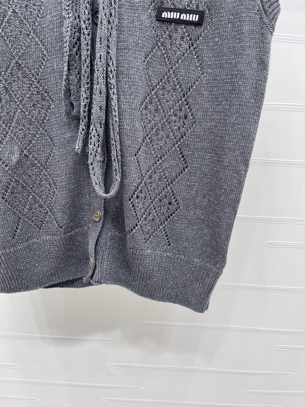 미우미우 니트 조끼 조끼 불규칙 스커트 세트 001-232491