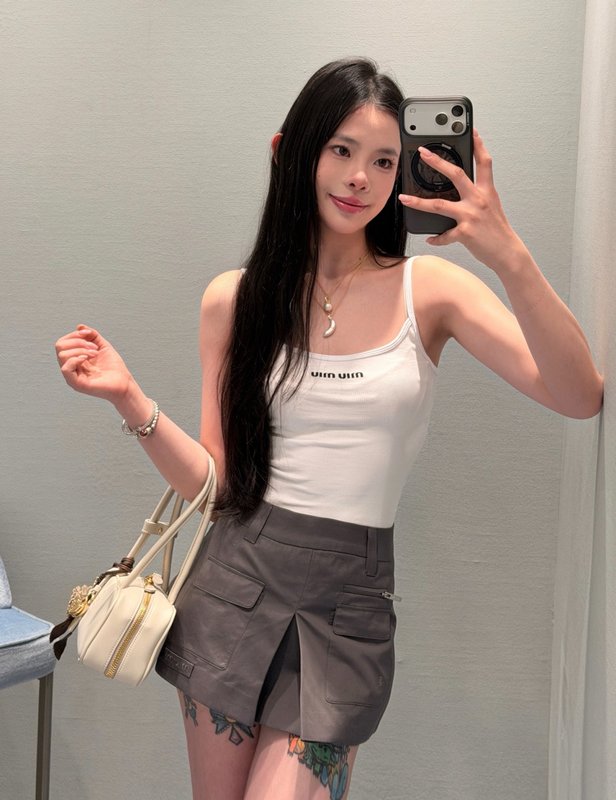 미우미우 그레이 카고 포켓 스커트 001-232538