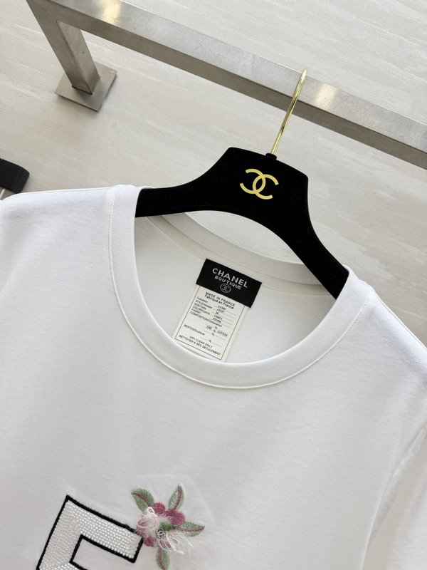 샤넬 로고 자수 티셔츠 001-232688