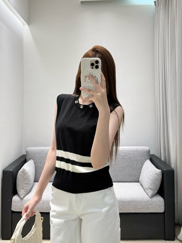 샤넬 봄여름 클래식 블랙 화이트 스트라이프 조끼 스웨터 001-233068