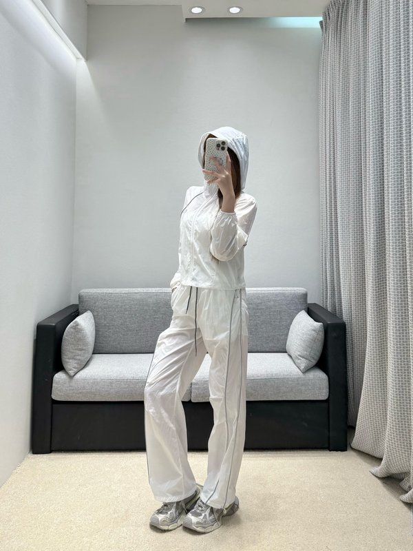 샤넬 봄여름 자외선 차단 후드 자켓 와이드 팬츠 세트 001-233069