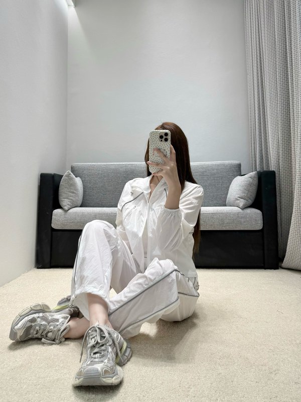 샤넬 봄여름 자외선 차단 후드 자켓 와이드 팬츠 세트 001-233069