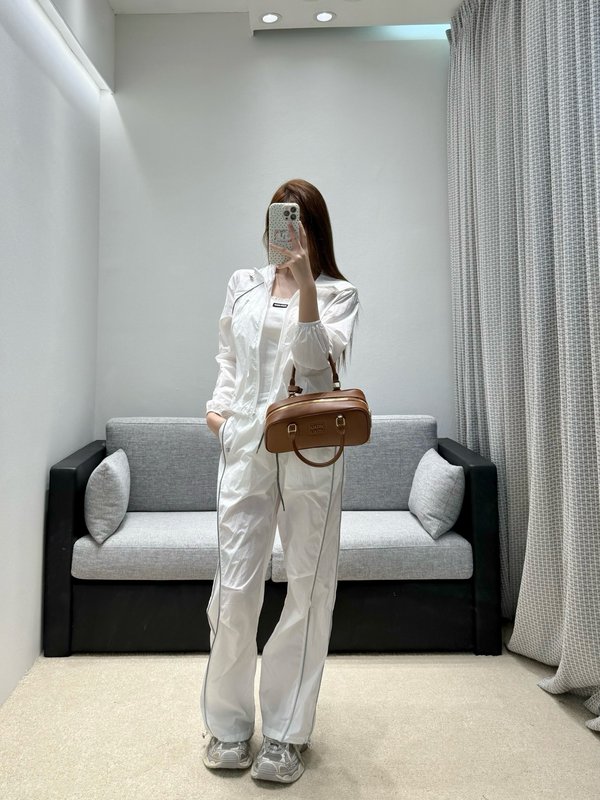 샤넬 봄여름 자외선 차단 후드 자켓 와이드 팬츠 세트 001-233069