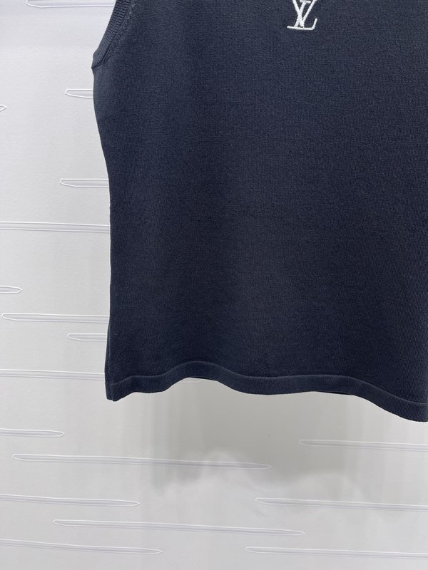 루이비통 라운드넥 니트 자수 조끼 001-233155