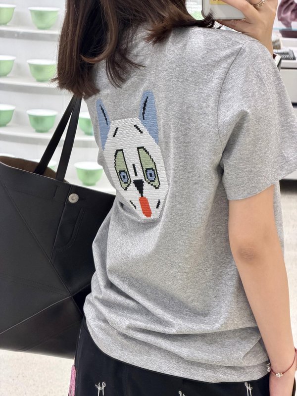 루이뱅 고양이 자수 그레이 반팔 티셔츠 001-233167