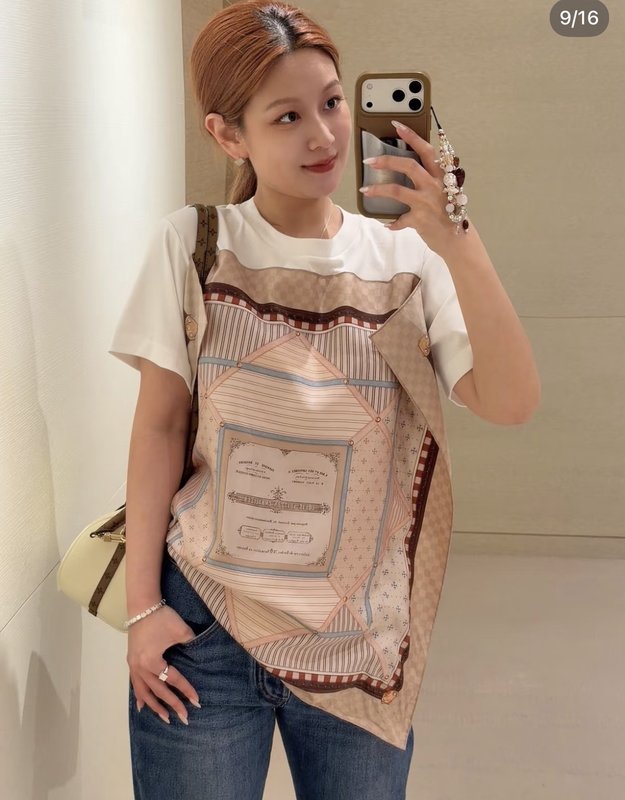 루이비통 봄여름 신상 스카프 프린트 면 상의 001-233195