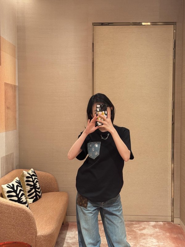 루이비통 스팽글 포켓 체인 반팔 티셔츠 001-233238