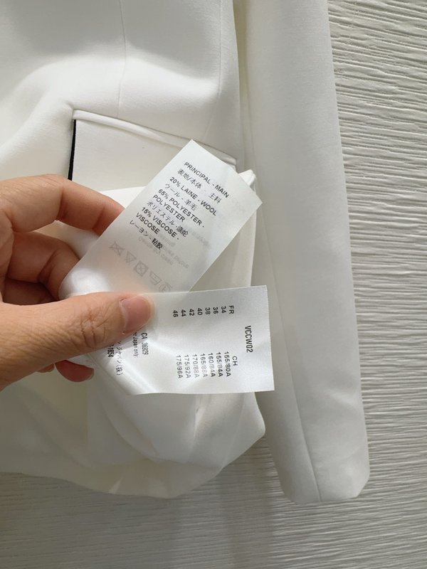 심플하고 고급스러운 자켓 001-233320