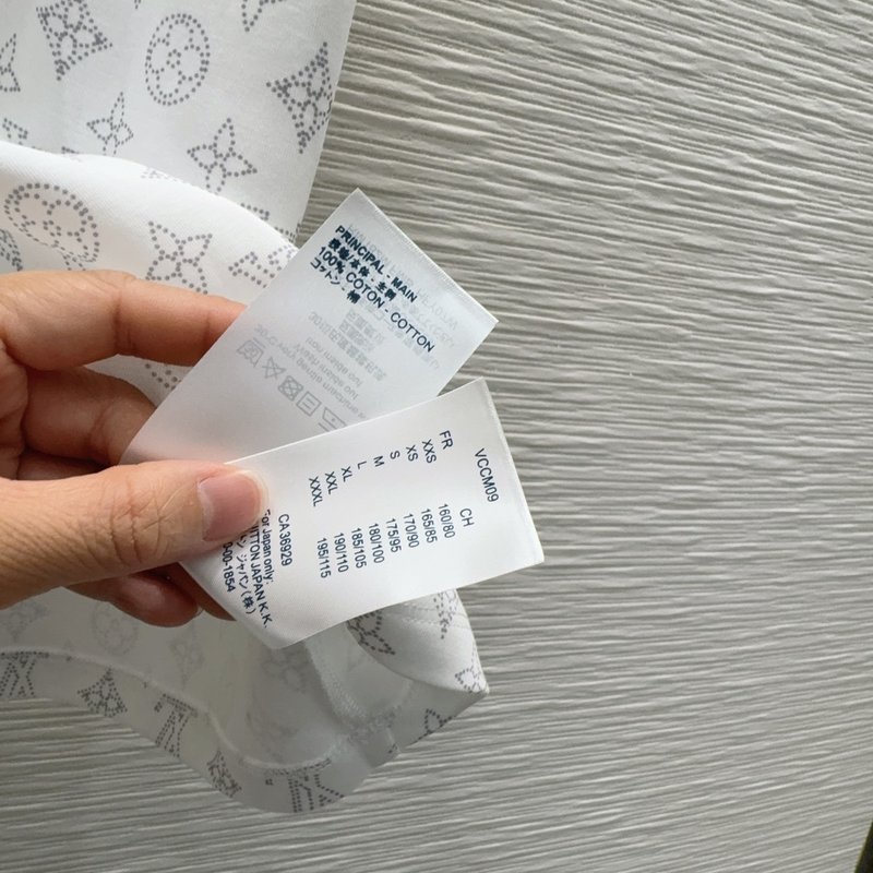 루이비통 여성 심플 라운드 티셔츠 001-233347