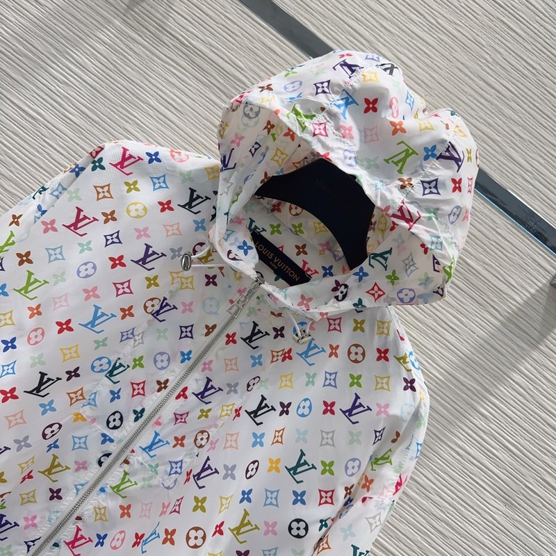 루이비통 가벼운 질감 스탠딩 칼라 자켓 001-233421