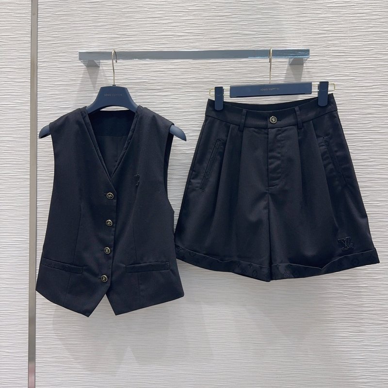 루이비통 심플 올드머니 조끼 숏팬츠 세트 001-233493