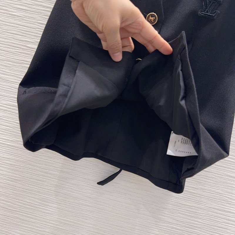 루이비통 심플 올드머니 조끼 숏팬츠 세트 001-233493