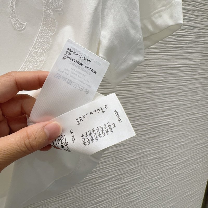 루이비통 여성 심플 숏 티셔츠 001-233550