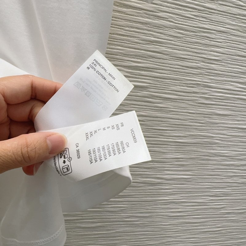 루이비통 여성 심플 루즈핏 반팔 티셔츠 001-233551
