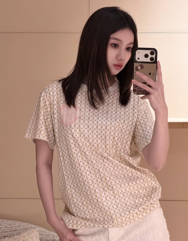 루이비통 옐로우 골드 그라데이션 모노그램 반팔 티셔츠 001-233562