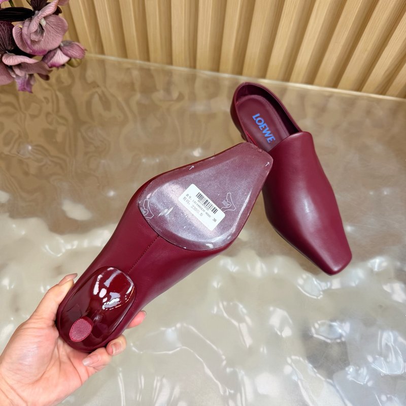 로에베 진주 장식 뮬 힐 슬리퍼 001-233693