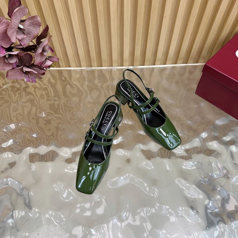구찌 말衔扣 굽 있는 샌들 001-233874