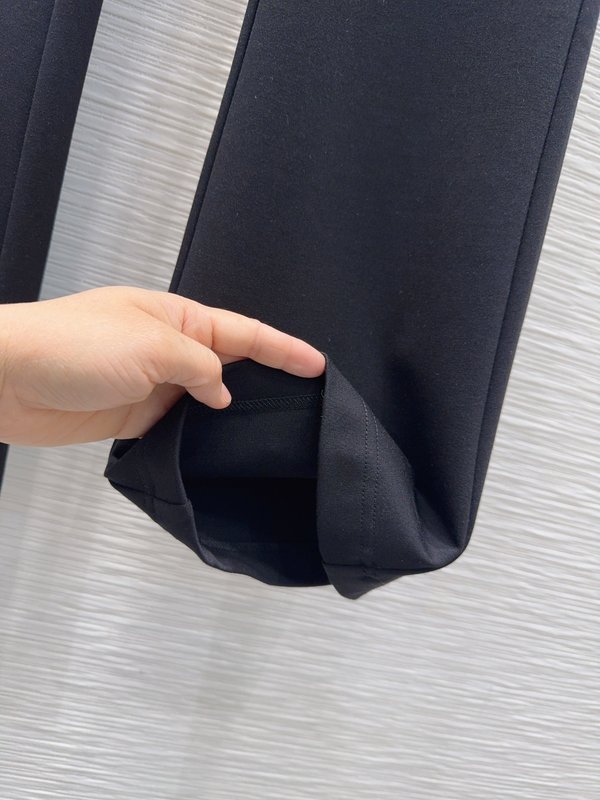 로에베 미디엄 라운드 하이웨스트 스트레치 레깅스 001-234063