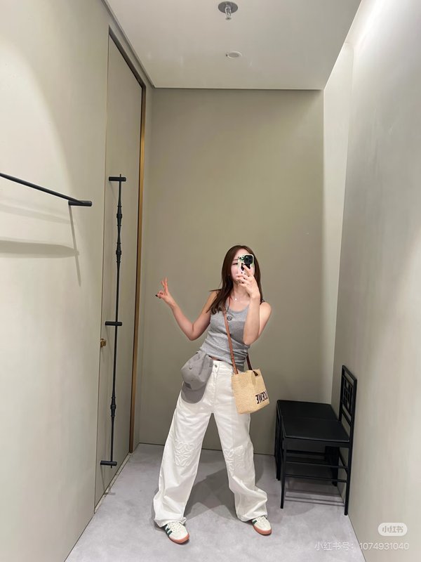 로에베 로고 자수 립스트레치 면 조끼 001-234117