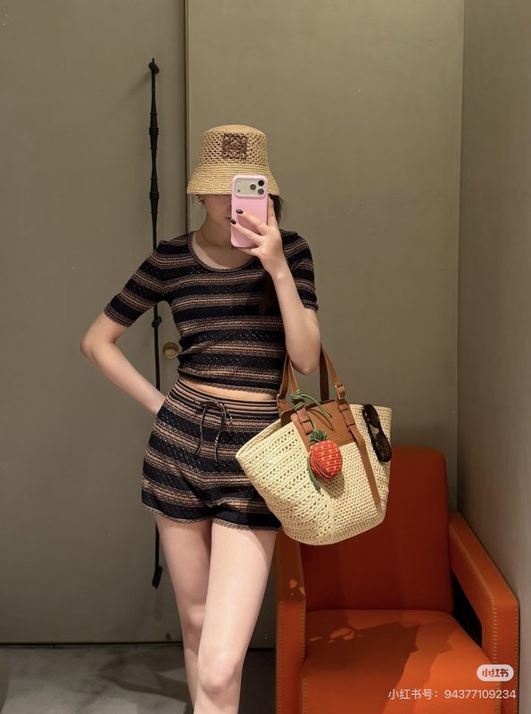 로에베 블랙 브라운 스트라이프 니트 반팔 001-234209