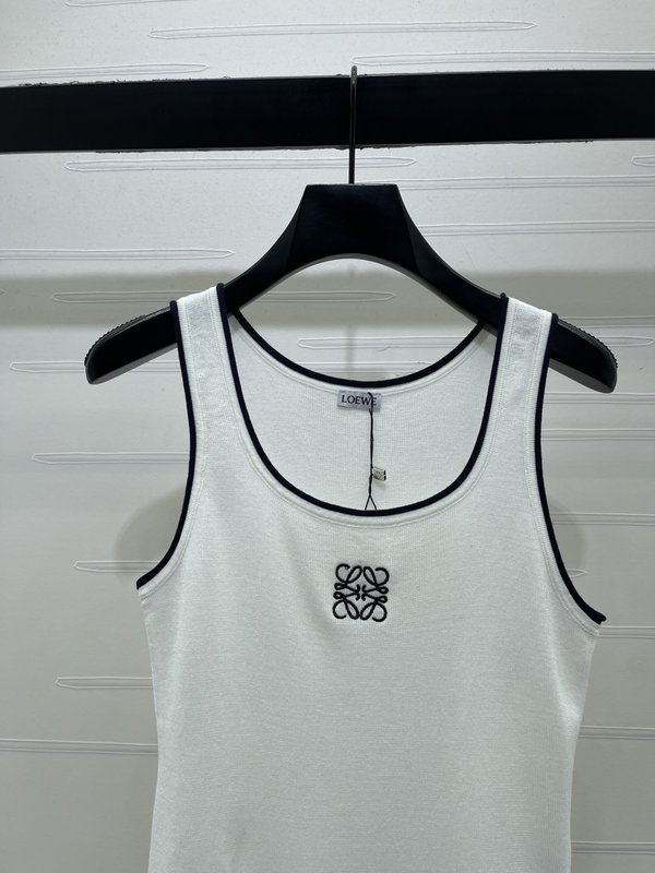 로에베 봄여름 니트 라운드넥 자수 조끼 001-234249