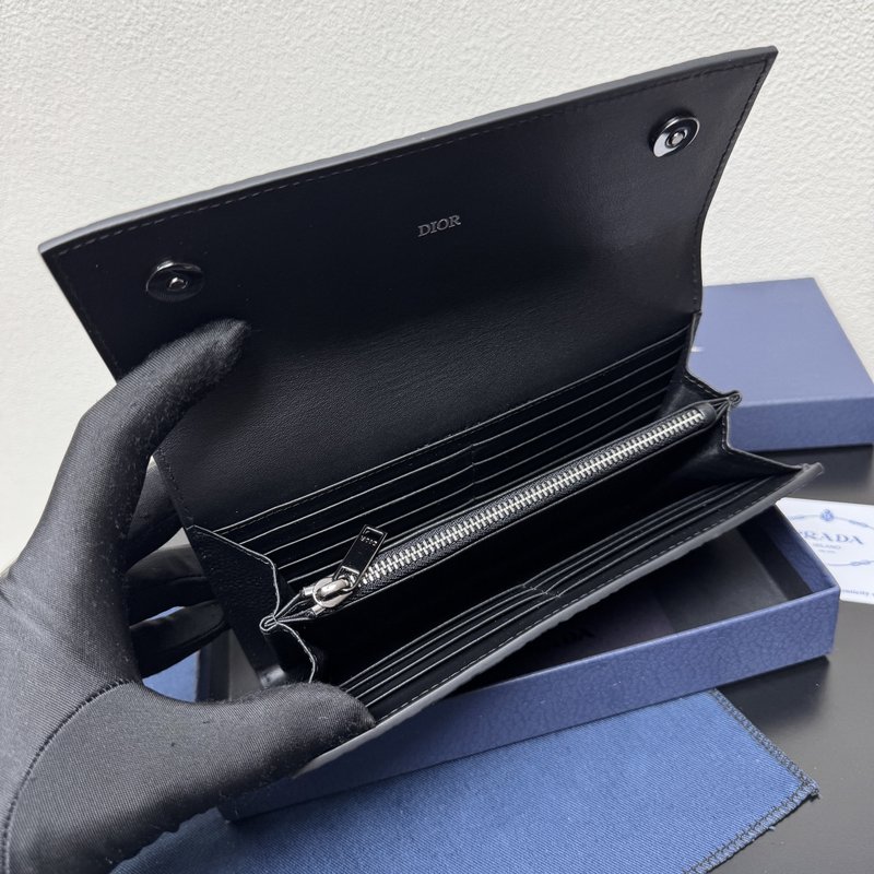 디올 그라비티 엠보싱 롱 월릿 001-234984