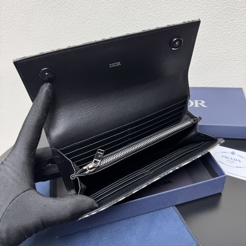 디올 그라비티 엠보싱 롱 월렛 001-234985