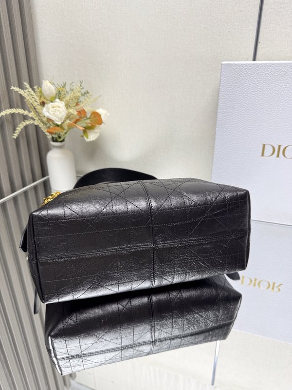 디올 보야주 미디엄 플리츠 블랙 핸드백 001-235049