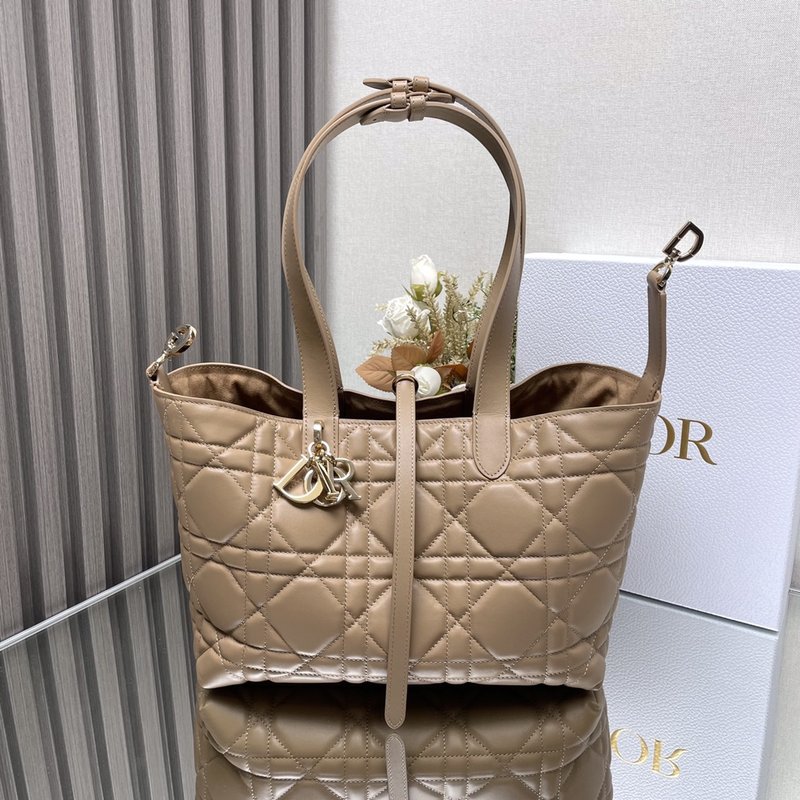 디올 브라운 미디엄 토트백 001-235078