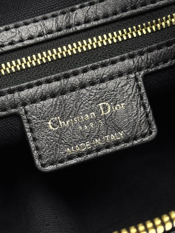 D-Journey 오일드 가죽 퀼팅 핸드백 001-235080